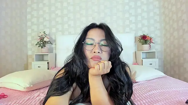 NatsumiHun's Live XXX Chat