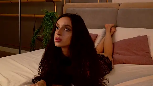 Chat +18 de AdoraCortes ao vivo