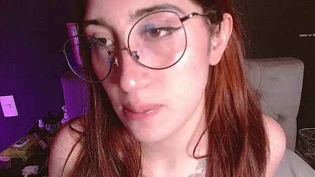 Red-moon1's Live XXX Chat