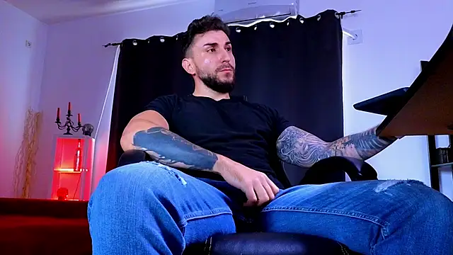 XXX chat uživo modela MightyAaron66