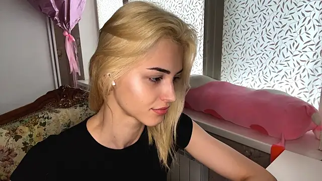 neweva_ élő XXX-chatje