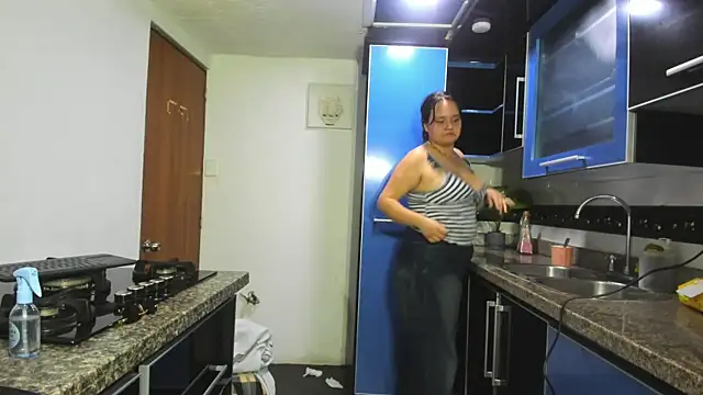 emilytorresvg élő XXX-chatje