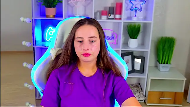 NadinnL Chat XXX in diretta
