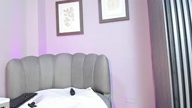 دردشة Roxanna_moore الجنسية المباشرة
