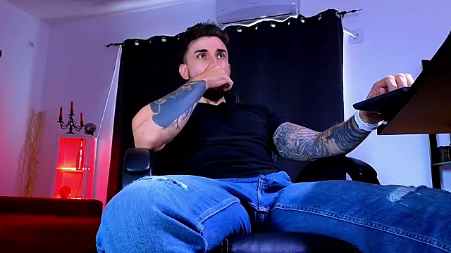 Онлайн чат XXX MightyAaron66