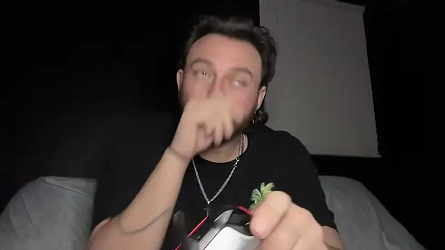 Mikecloudyhawk Chat XXX in diretta