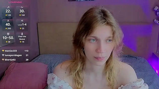 Emily_Cartex Chat XXX in diretta