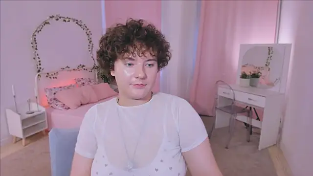 Chat +18 de MelittaStorrie ao vivo