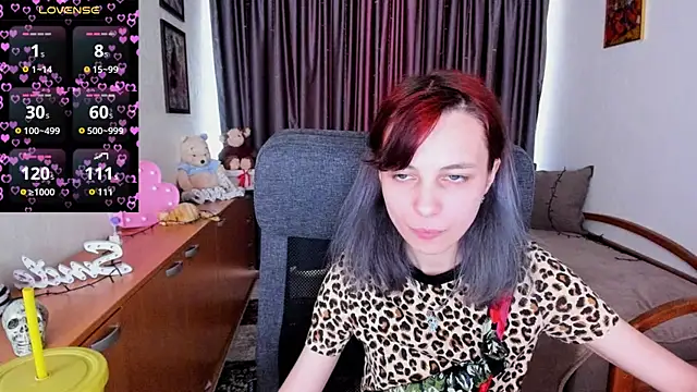 MiniLysii live XXX chat