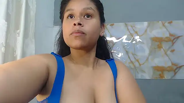 Hazel_donna Chat XXX in diretta