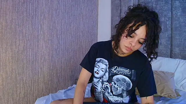 دردشة KatherineGomez الجنسية المباشرة