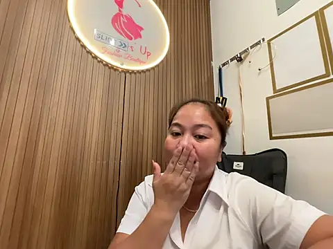 asian_milfpinay's Live XXX Chat