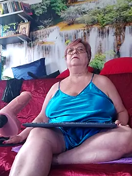QueenPammy1 Adlı Modelin Canlı XXX Sohbeti