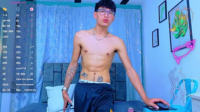 Онлайн чат XXX NicolasTorrez