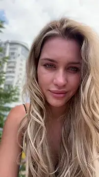 KikiWatson XXX чат на живо