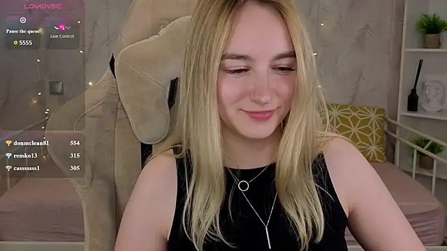 Shy_Polly's Live XXX Chat