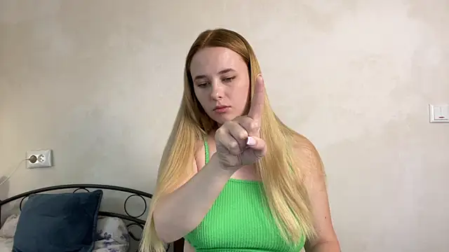 Онлайн чат XXX AngelMia_92