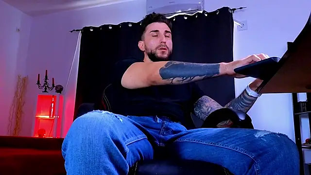 XXX chat uživo modela MightyAaron66