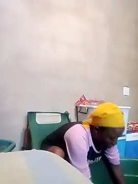 Chat +18 de Coco_Nile ao vivo