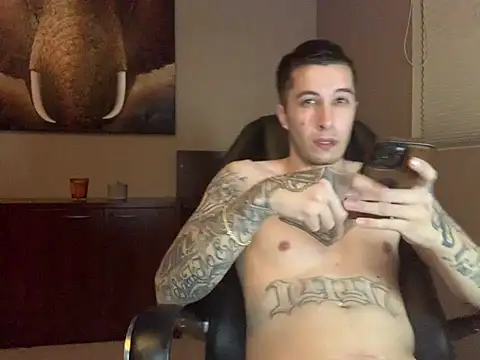 JuicyJoshy's Live XXX Chat