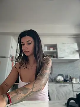 DramaQueen__ élő XXX-chatje