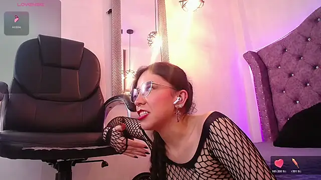 Amara_Davis1: απευθείας συνομιλία ΧΧΧ