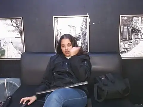 Chatroom XXX en direct de IndianMila