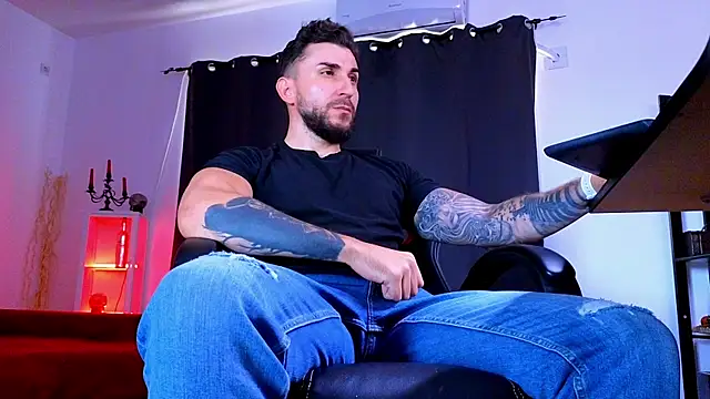MightyAaron66 élő XXX-chatje