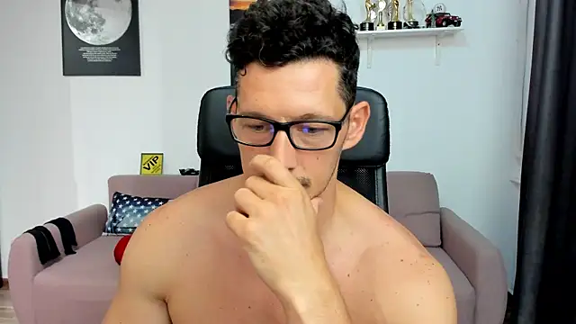 BrutusK08n Live XXX chat
