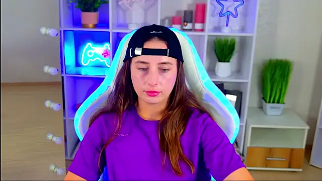 XXX chat uživo modela NadinnL
