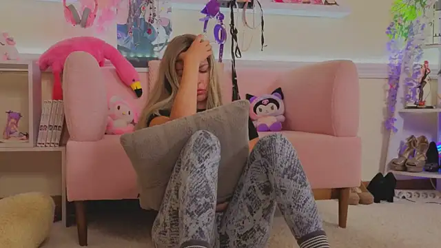 Real_Tini Chat XXX in diretta