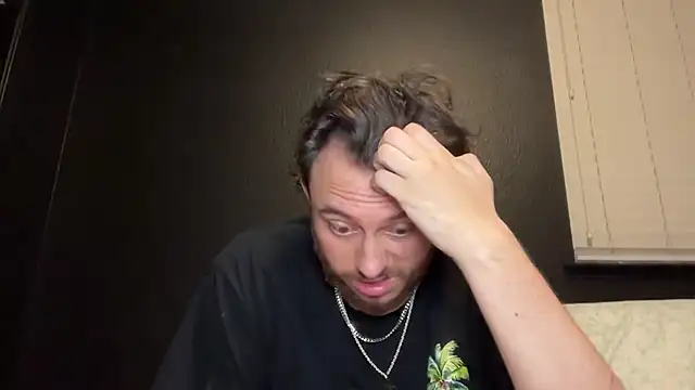 Mikecloudyhawk XXX чат на живо