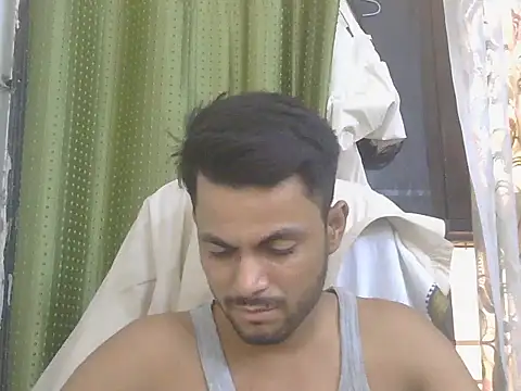 Stubborndesiboy Adlı Modelin Canlı XXX Sohbeti