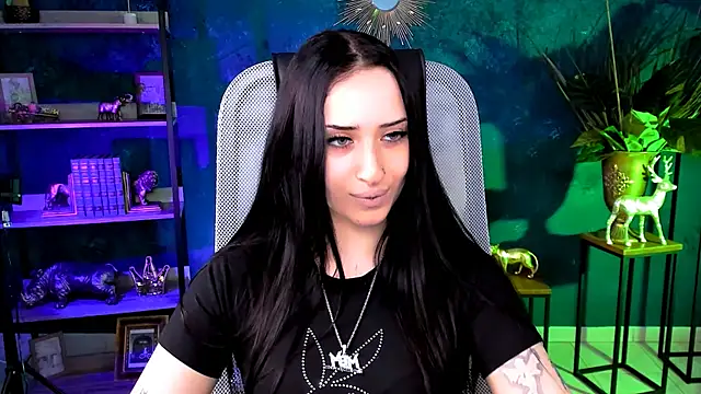 MonicaLowes' Live XXX Chat