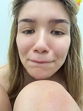 FlashTitsRoyal live XXX chat
