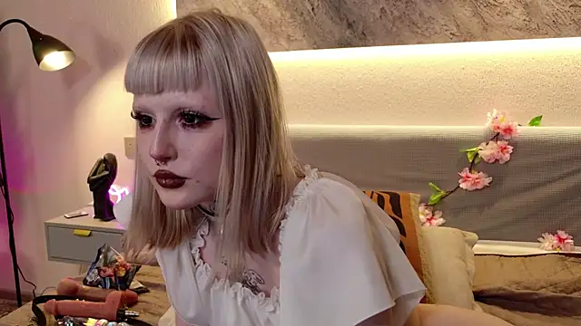 XXX chat uživo modela MilkMeSoftly