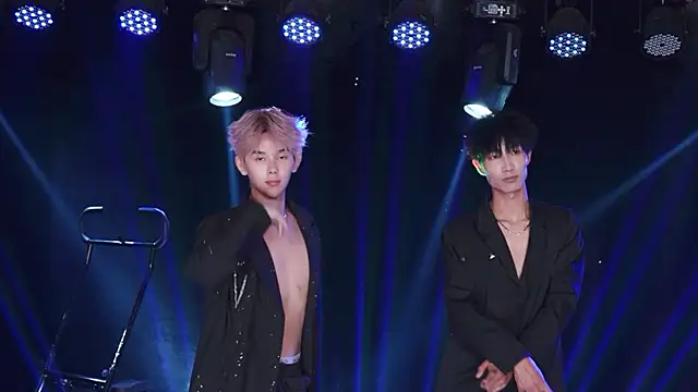 AOA-boy Chat XXX in diretta