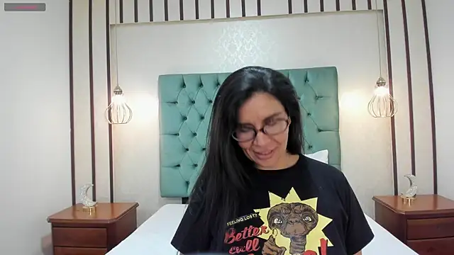 Hannah_Cross Chat XXX live