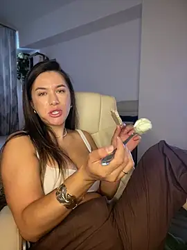 Chat +18 de HotXMom_ ao vivo