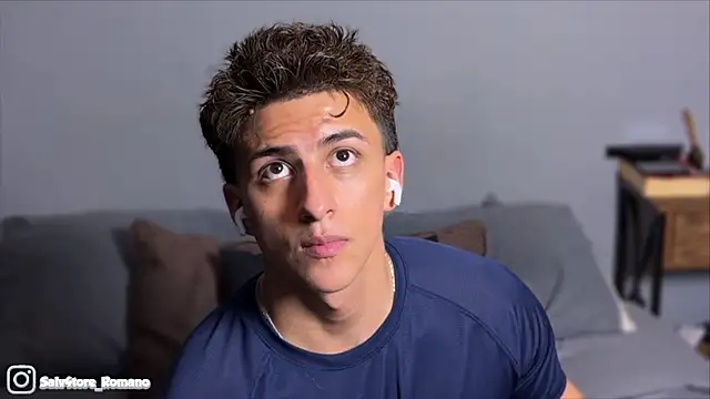 salvatore_romanoo Adlı Modelin Web Kamerası Şovu