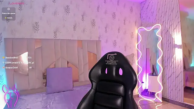 Czat XXX na żywo – CYRUS_TAY
