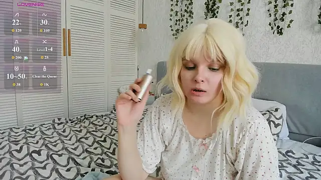 Stacy_Starr élő XXX-chatje
