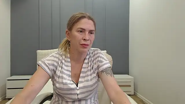 TessaDaybreak's Live XXX Chat