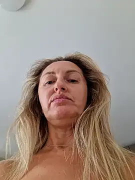 Miss____Mia_ Adlı Modelin Canlı XXX Sohbeti