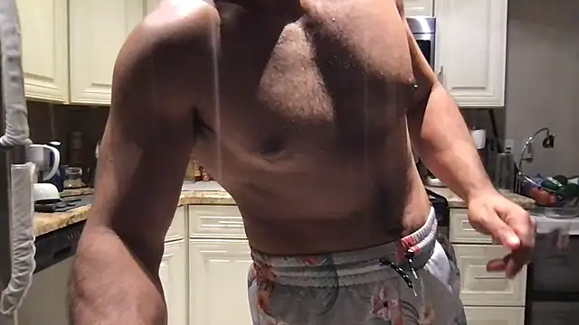 BigGuyMuscle: онлайн-секс-чат