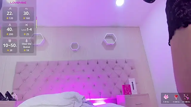 Chat XXX en directo de IzzyHiltton_