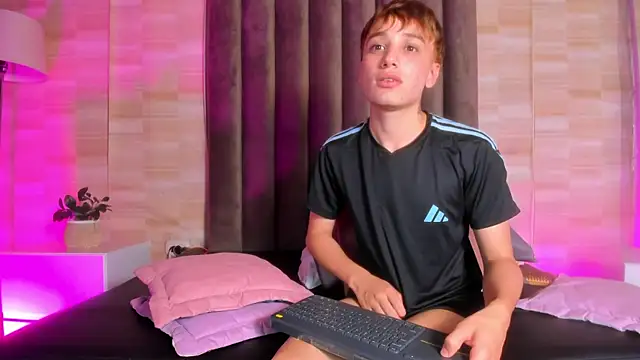 Isaac_Grey webkamerás műsora