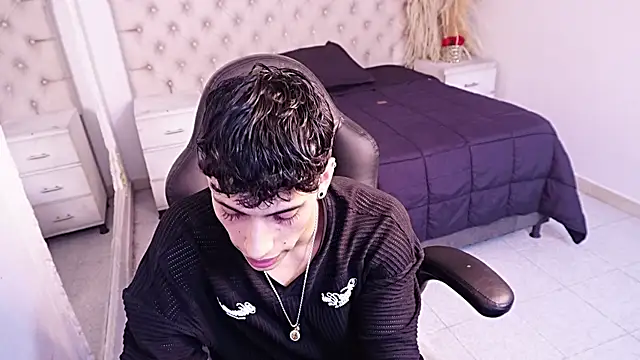 JhoanLeandro élő XXX-chatje