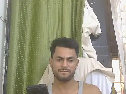 Stubborndesiboy লাইভ XXX চ্যাট