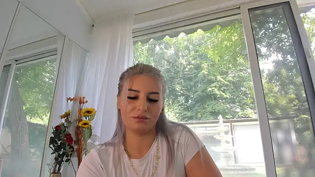 Ella_Vee – Naživo XXX chat